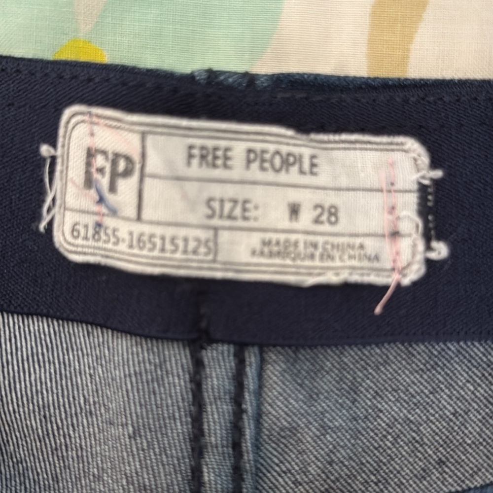 Free People Dark Blue Flared Pull On Jeans Sz 28 - Picture 3 of 4